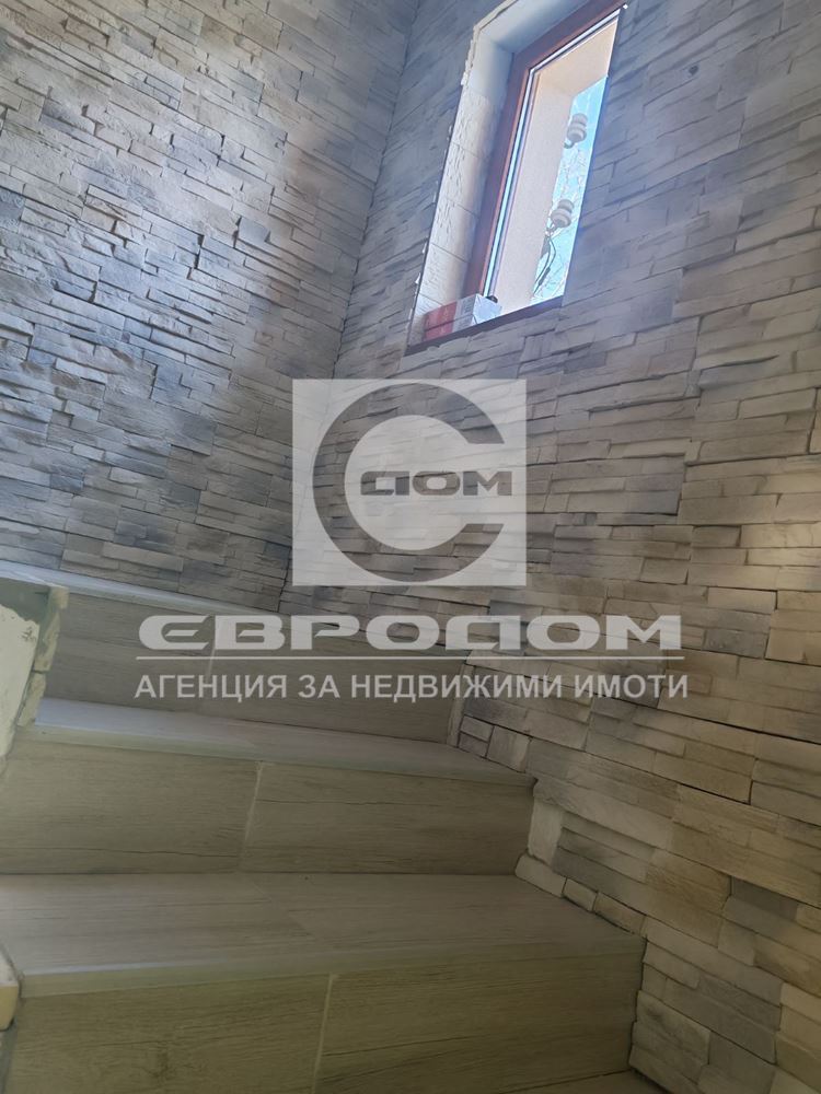 Голяма къща в село Борилово - 0