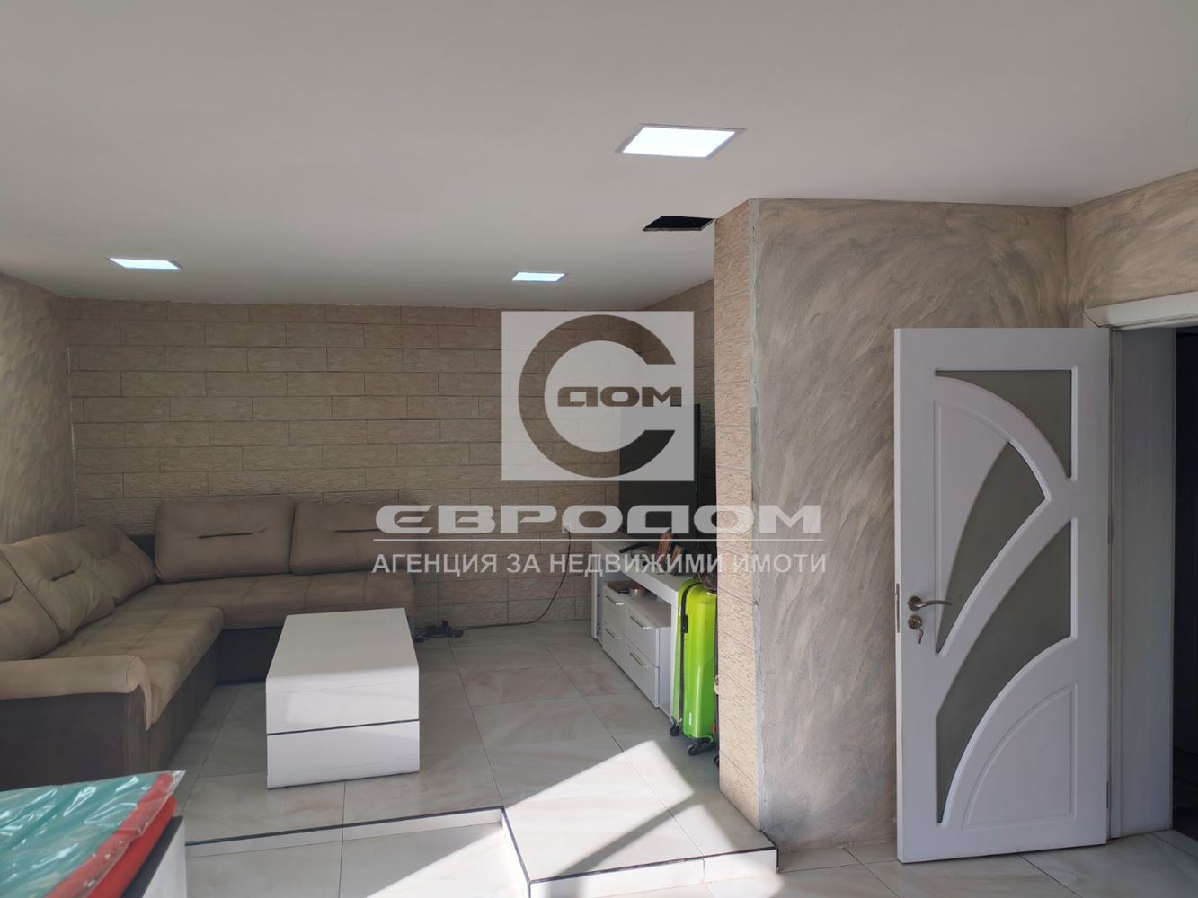 Голяма къща в село Борилово - 0