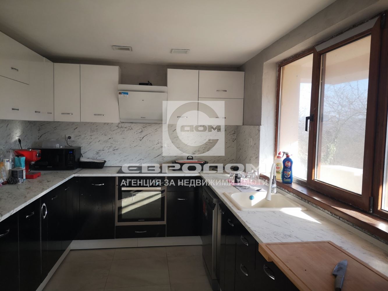 Голяма къща в село Борилово - 0