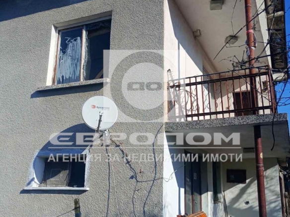 Масивна къща до комплекс " Терма " в село Ягода - 0