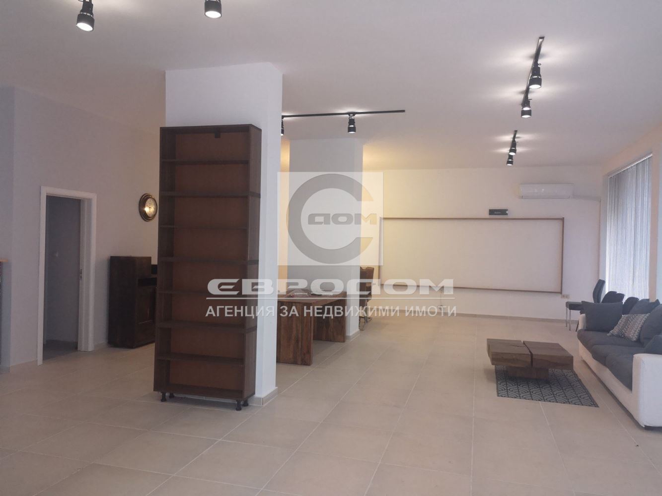 Отдавам магазин под наем с лице на Ген. Столетов-0 Отдавам магазин под наем с лице на Ген. Столетов - 0