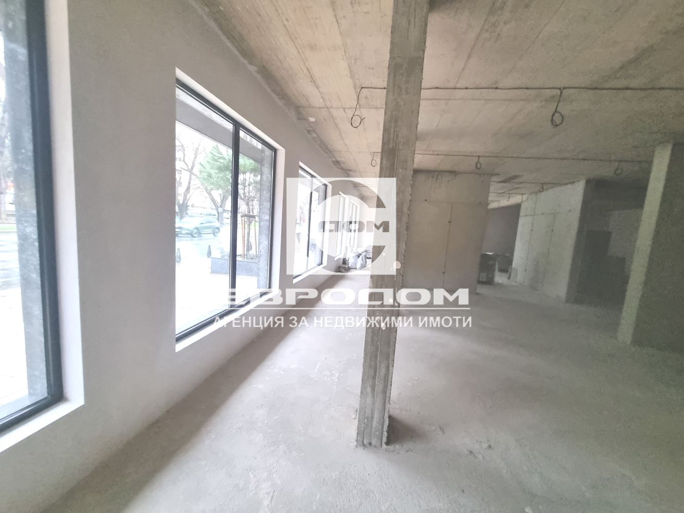 Под наем просторен магазин в кв. Загорка, гр. Стара Загора - 0