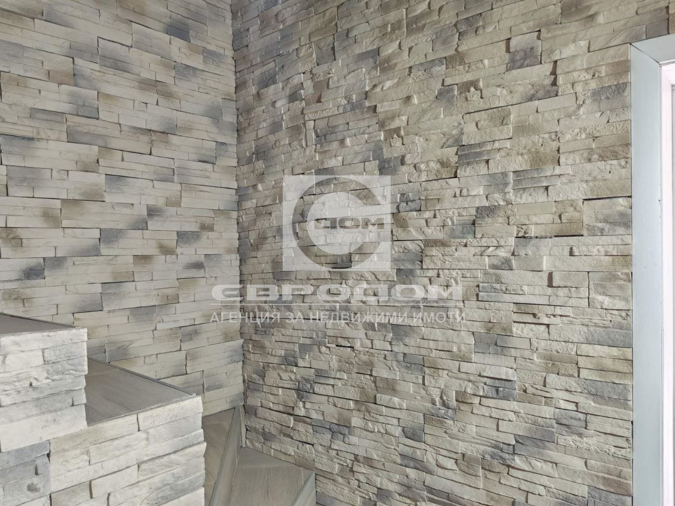 Голяма къща в село Борилово - 0