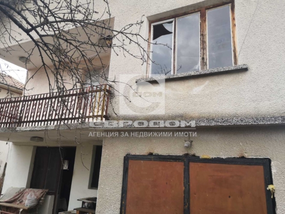 Масивна къща до комплекс " Терма " в село Ягода - 0