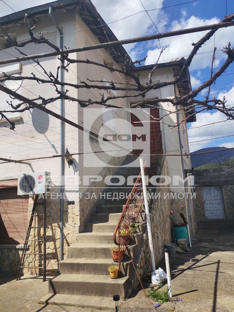 Продавам къща в град Мъглиж - 0