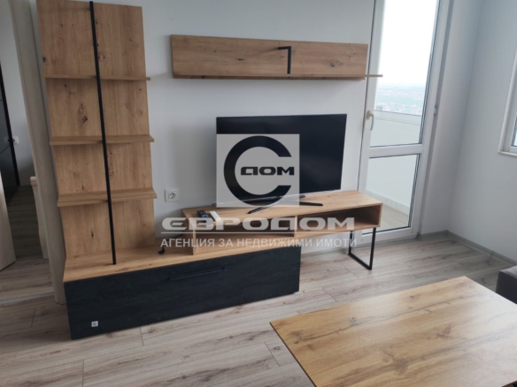 Тристаен апартамент под наем в квартал Три чучура - север - 0