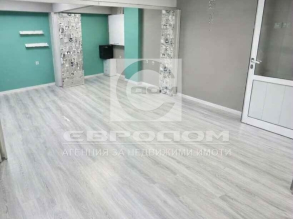 Приземно търговско помещение под наем в центъра на гр. Стара Загора - 0