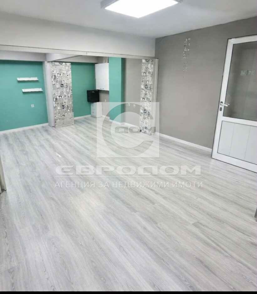 Приземно търговско помещение под наем в центъра на гр. Стара Загора - 0