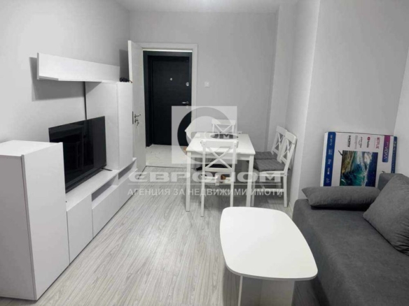 Продавам обзаведен 2- стаен апартамент в кв. Казански. - 0