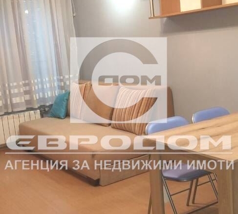 Давам под наем двустаен апартамент в центъра - 0