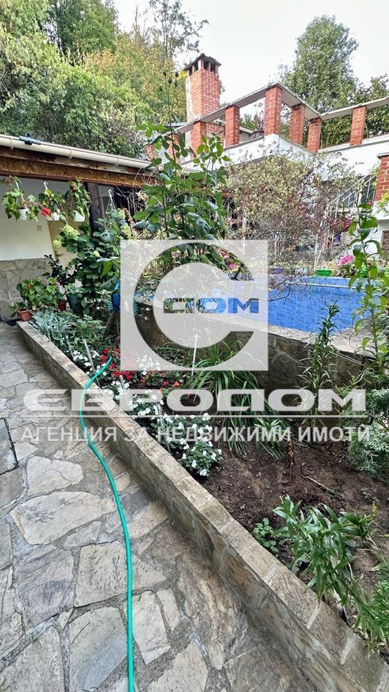Отдавам под наем етаж от къща в с. Лясково - 0