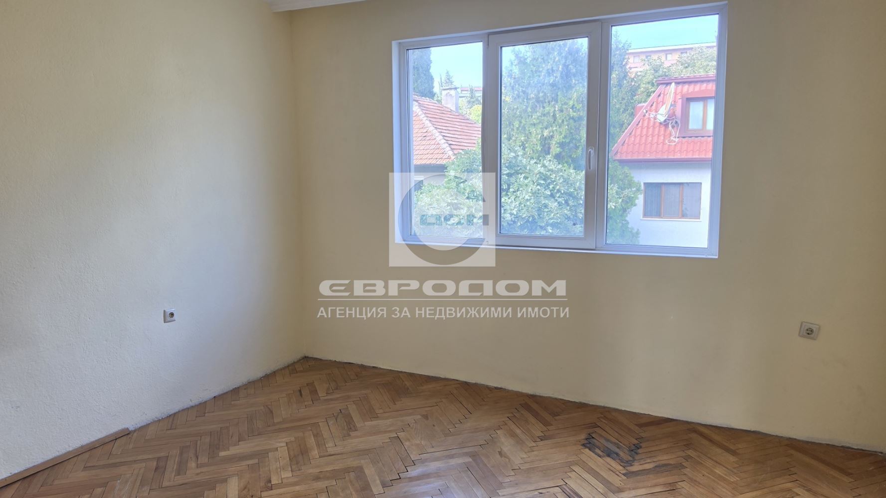 Продавам монолитен, 4- стаен, Ремиза - 0