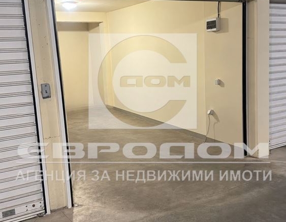 Гараж под наем, Три чучура - Мирамар - 0