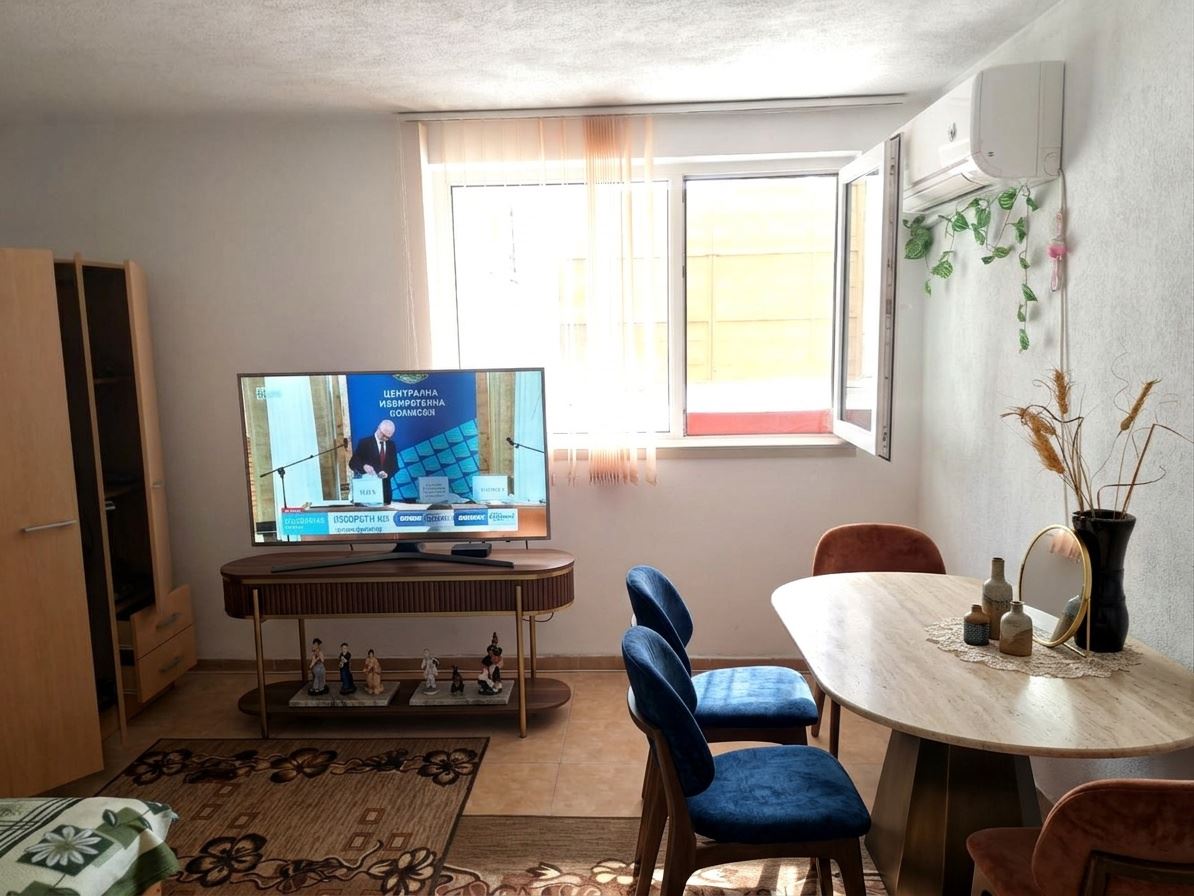 Продавам къща в град Чирпан - 0